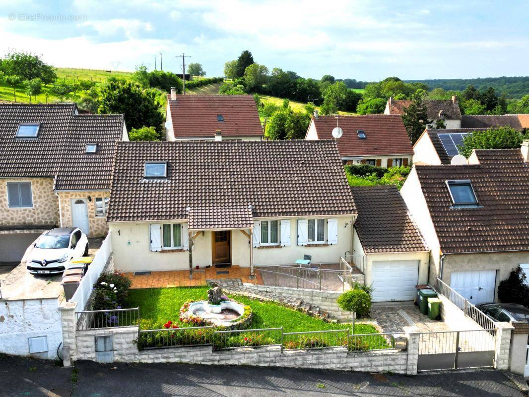 Maison à JUMEAUVILLE