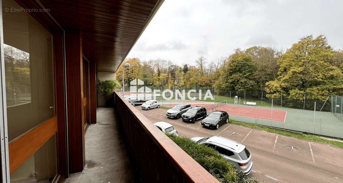 Appartement à LA CELLE-SAINT-CLOUD