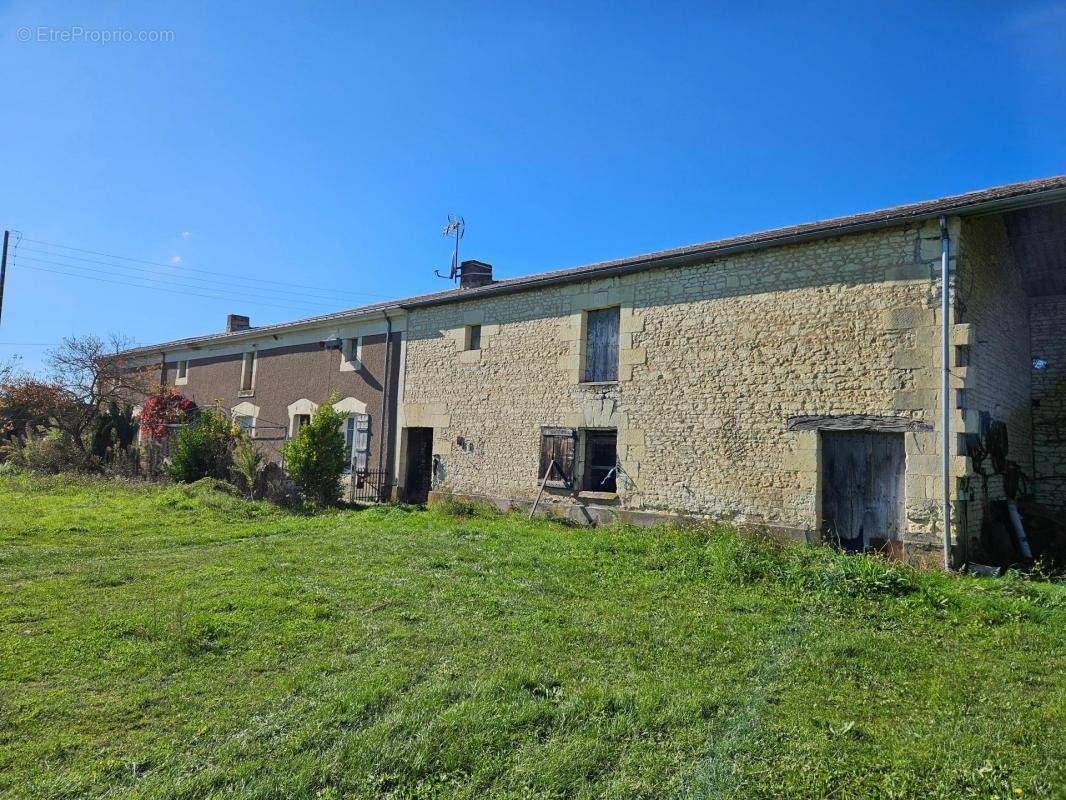 Maison à MONTREUIL-BELLAY