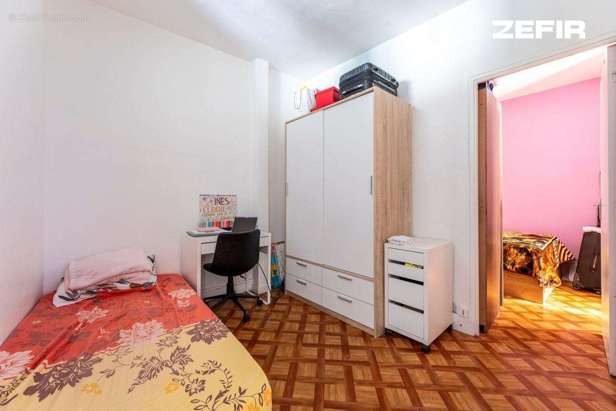 Appartement à PARIS-10E