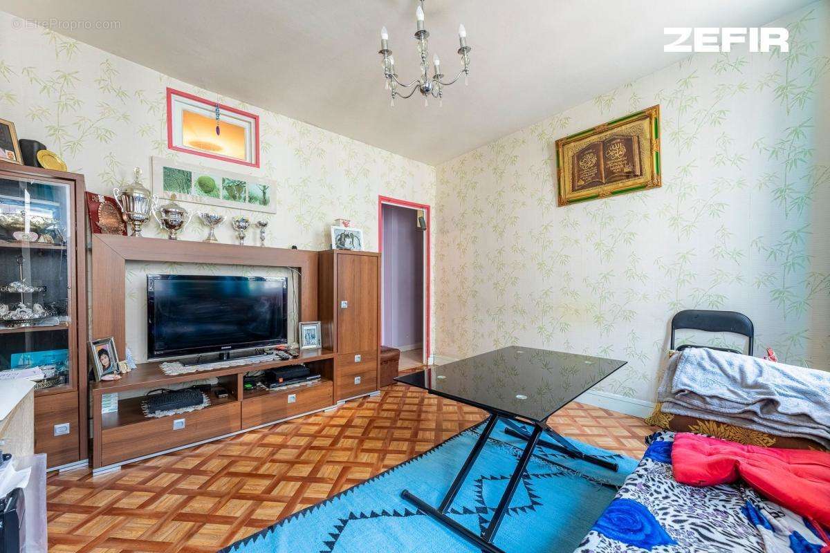 Appartement à PARIS-10E