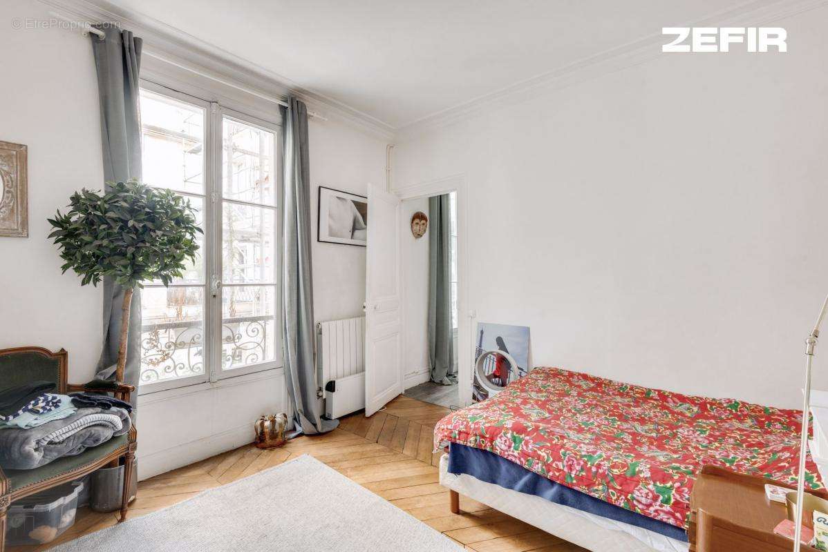 Appartement à PARIS-10E