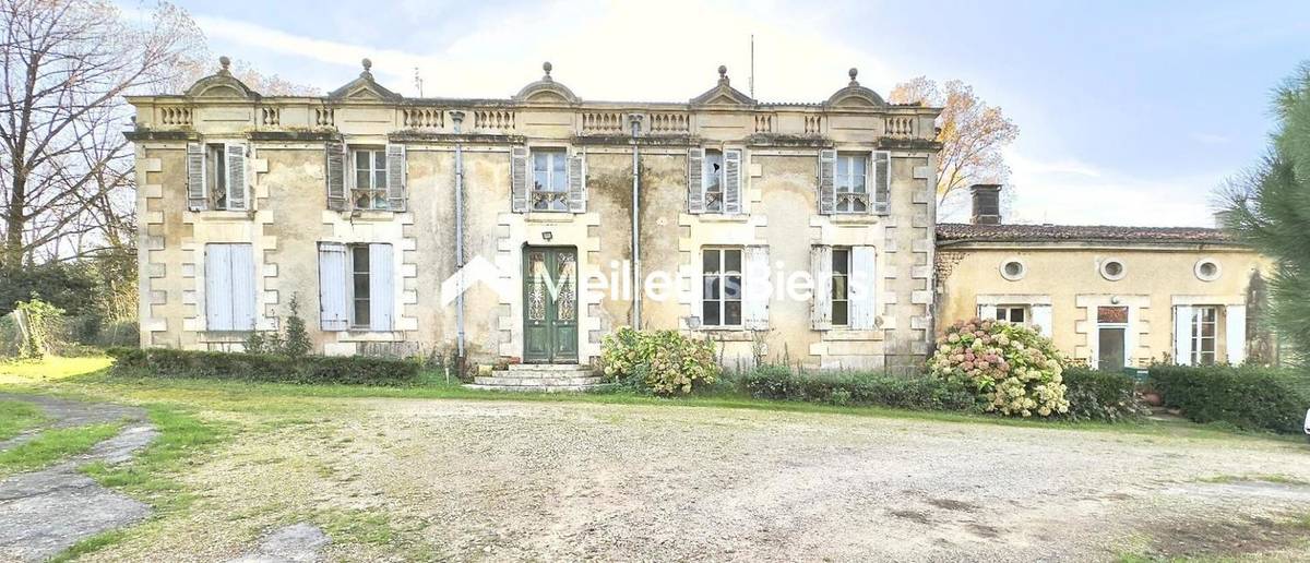 Maison à SAINTES