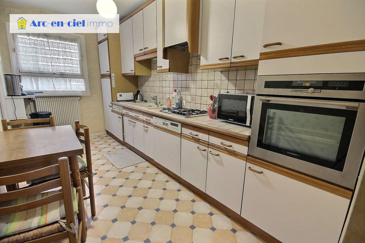 Appartement à PARIS-20E