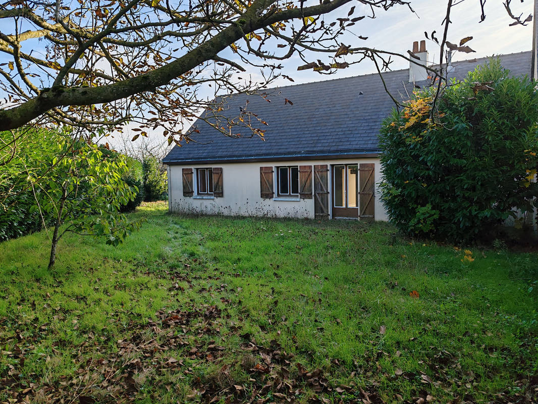 Maison à MONTREUIL-JUIGNE