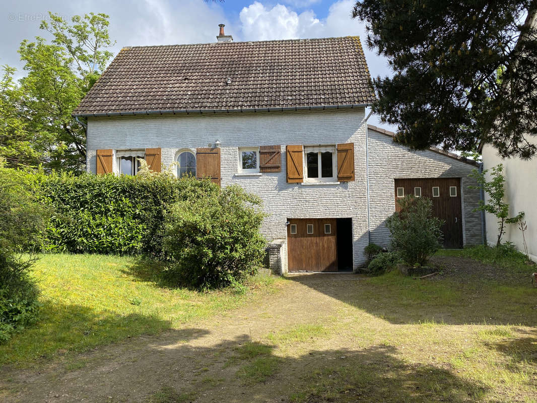 Maison à MONTLOUIS-SUR-LOIRE