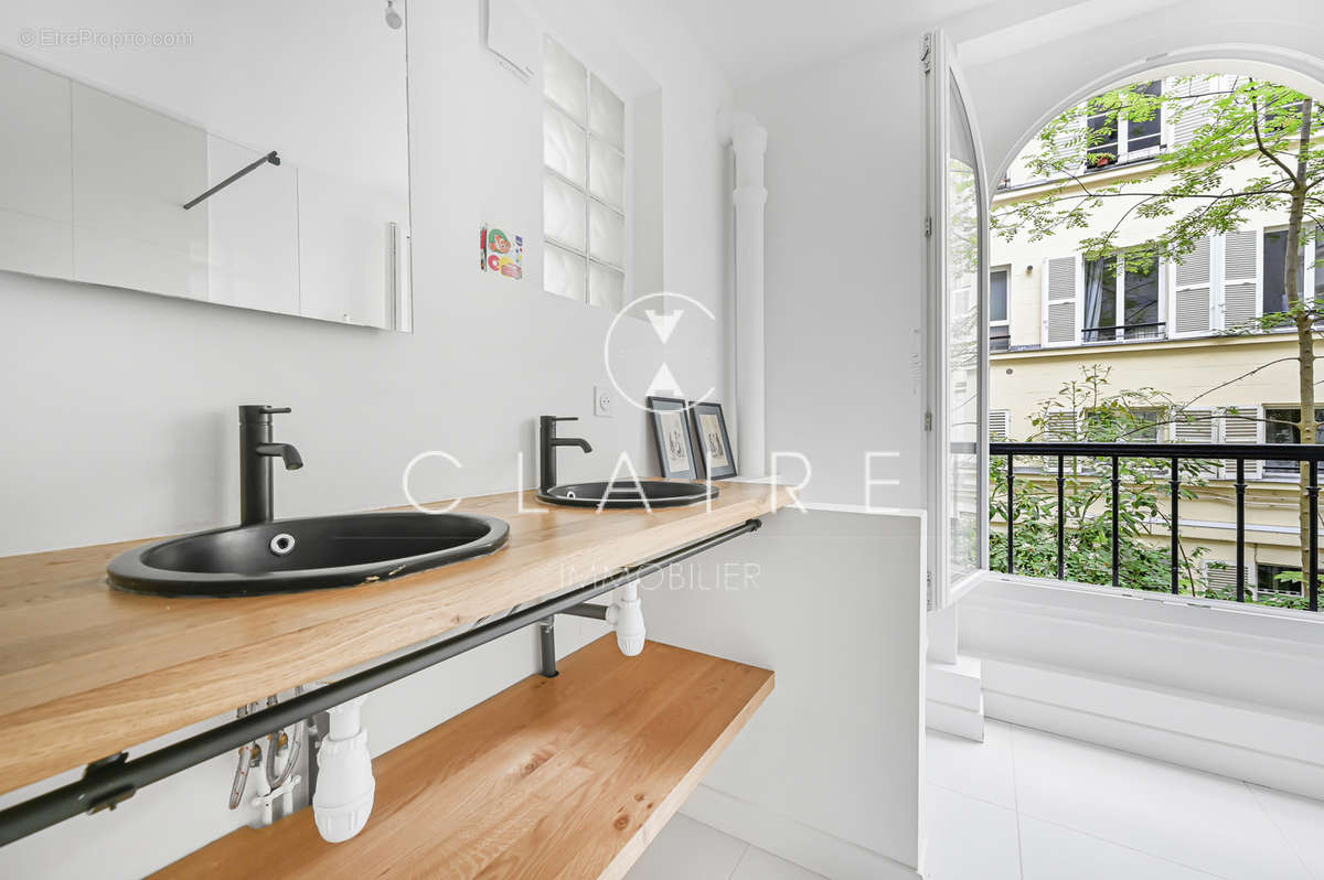 Appartement à PARIS-10E