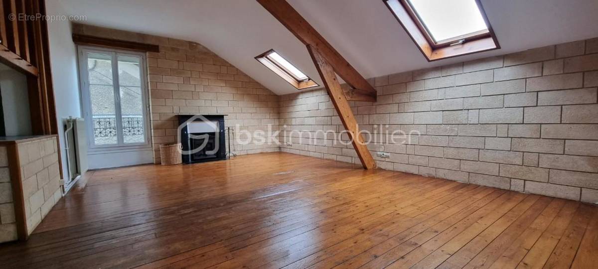 Appartement à CORBEIL-ESSONNES