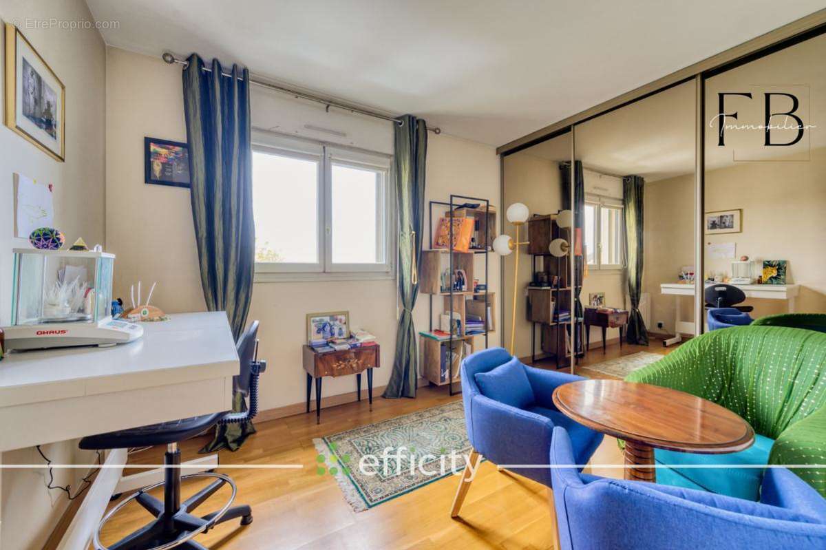 Appartement à RUEIL-MALMAISON