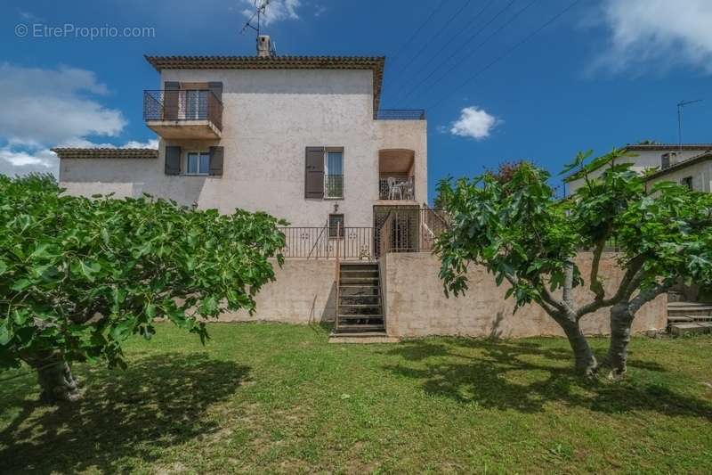 Maison à LA ROQUETTE-SUR-SIAGNE