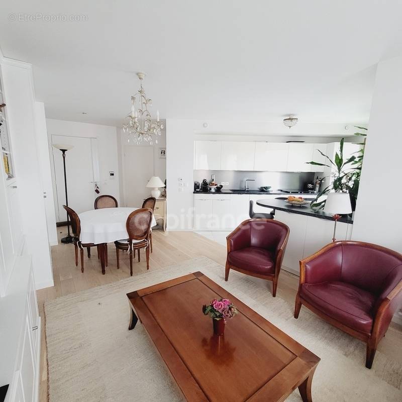 Appartement à MONTROUGE