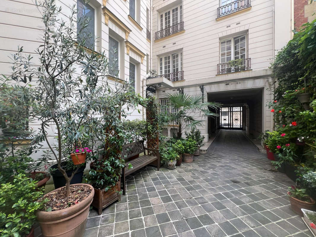 Appartement à PARIS-9E