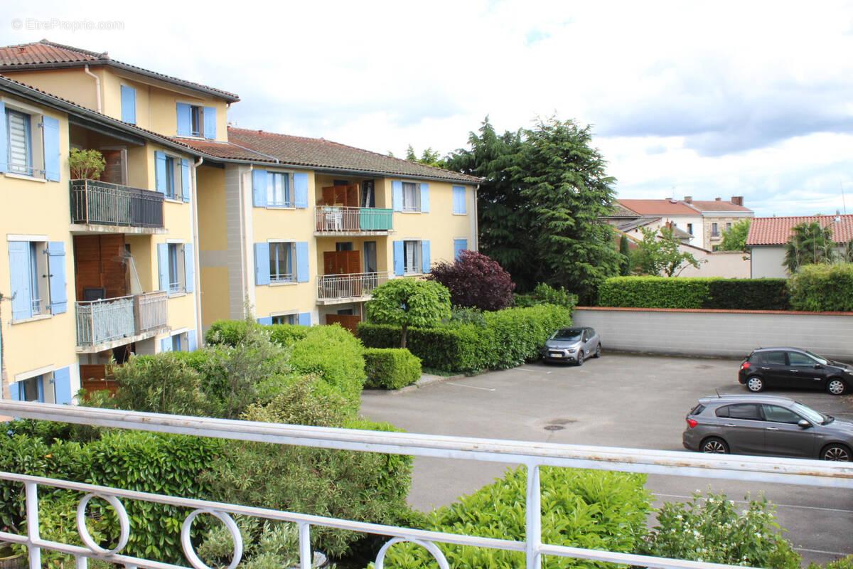 Appartement à CHAZAY-D&#039;AZERGUES