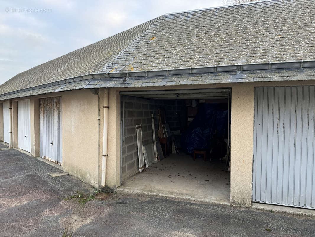 Parking à VILLERS-SUR-MER