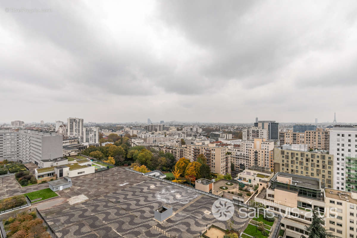 Appartement à COURBEVOIE