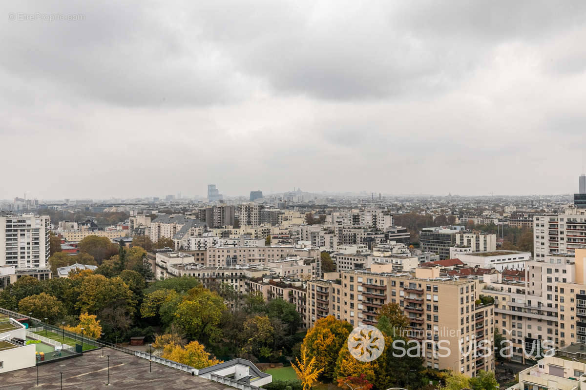 Appartement à COURBEVOIE