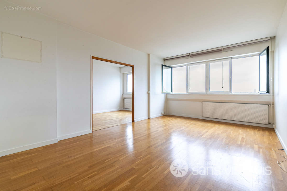 Appartement à COURBEVOIE