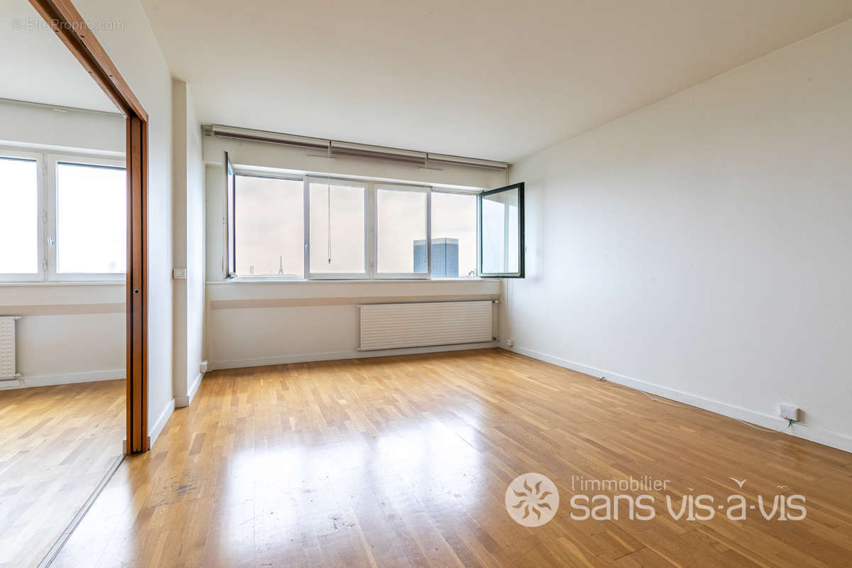 Appartement à COURBEVOIE