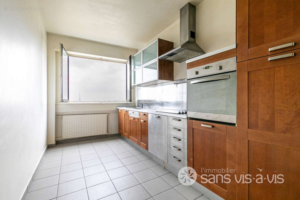 Appartement à COURBEVOIE