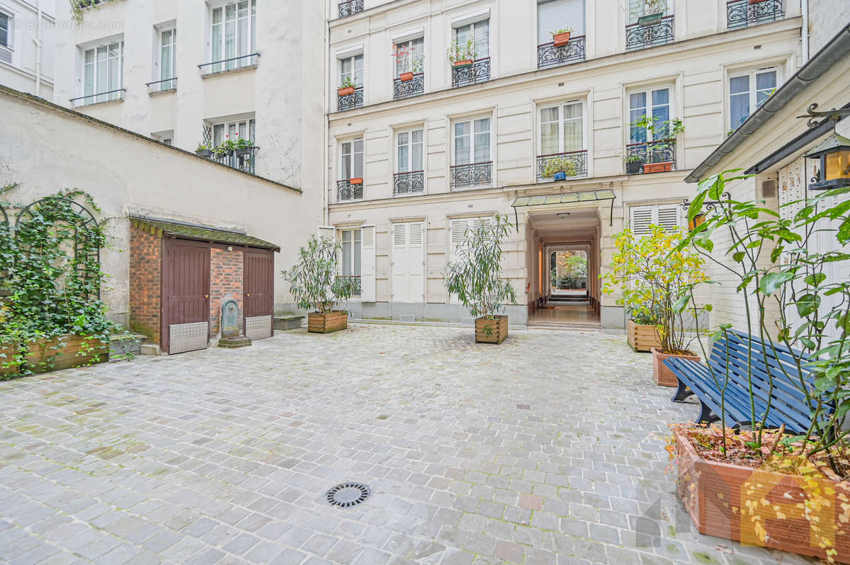 Appartement à PARIS-9E