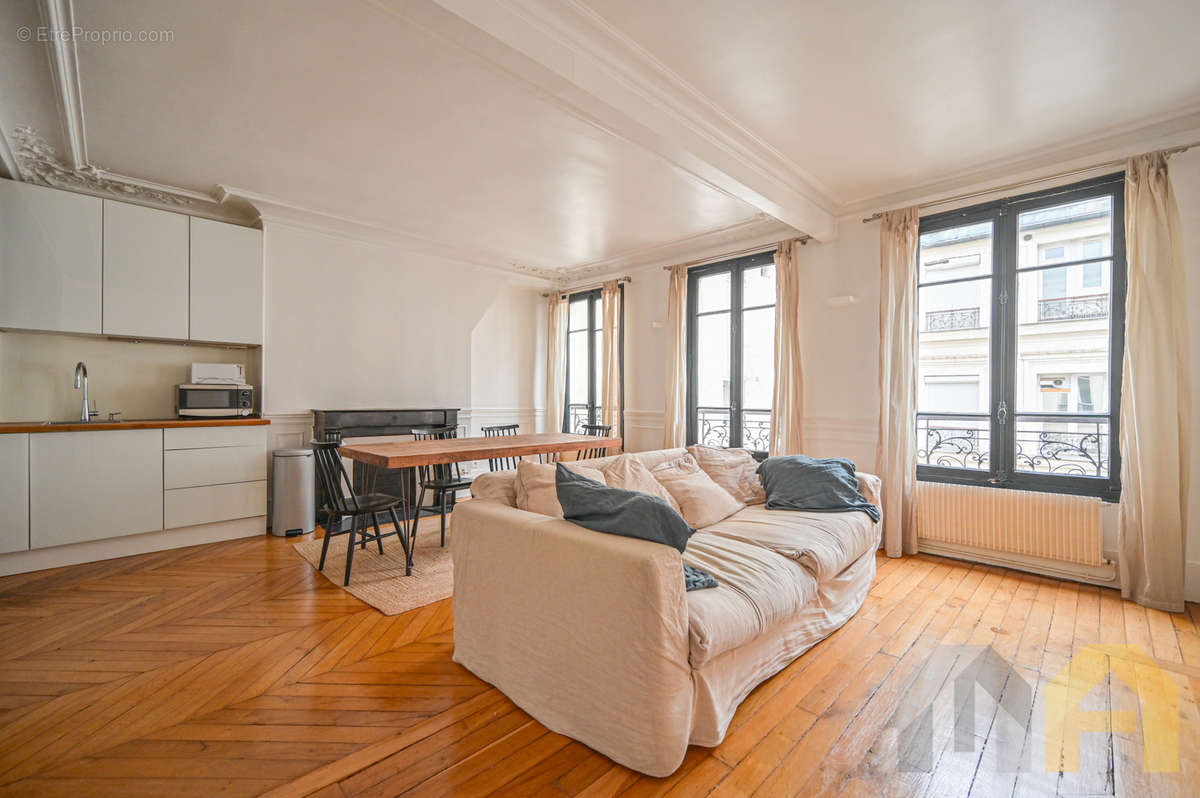 Appartement à PARIS-9E