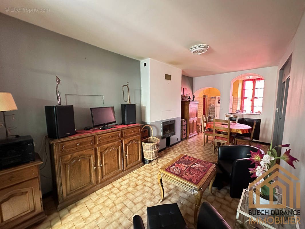 Appartement à ASPRES-SUR-BUECH