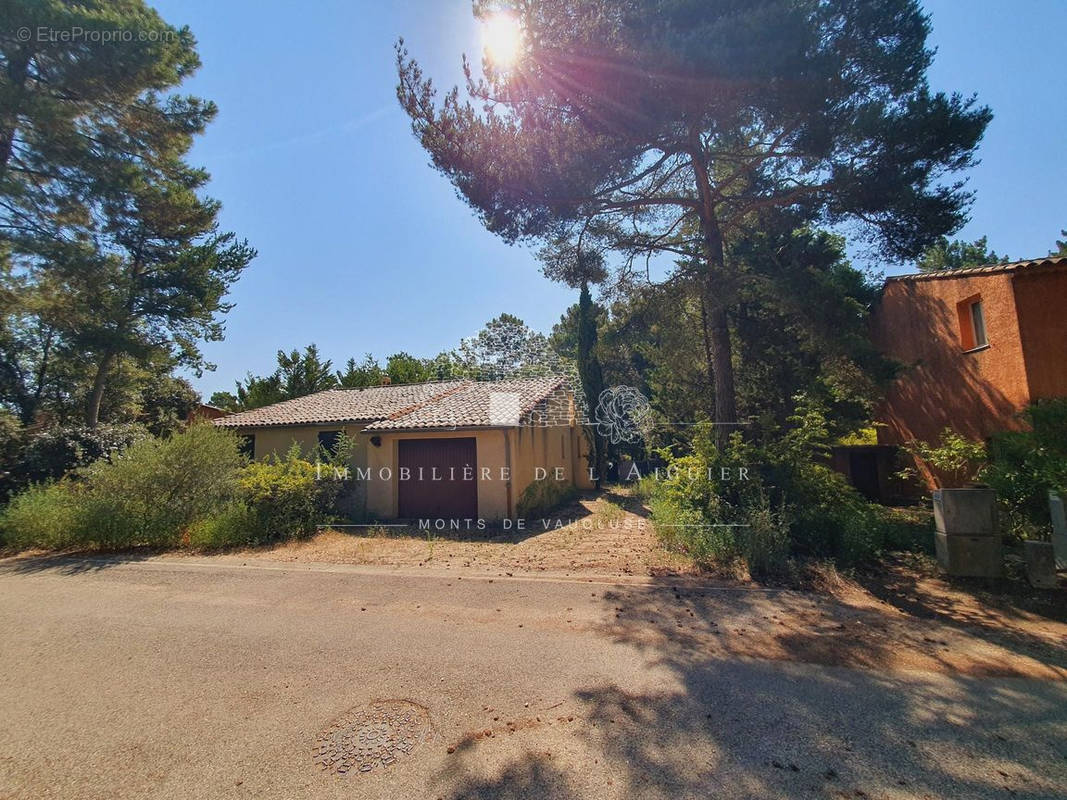 Maison à ROUSSILLON