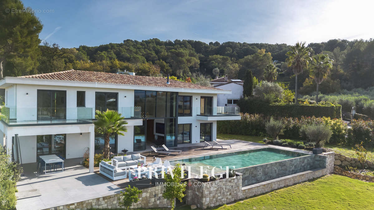 Maison à MOUGINS