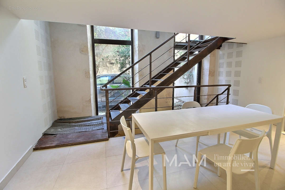 Appartement à MARSEILLE-6E