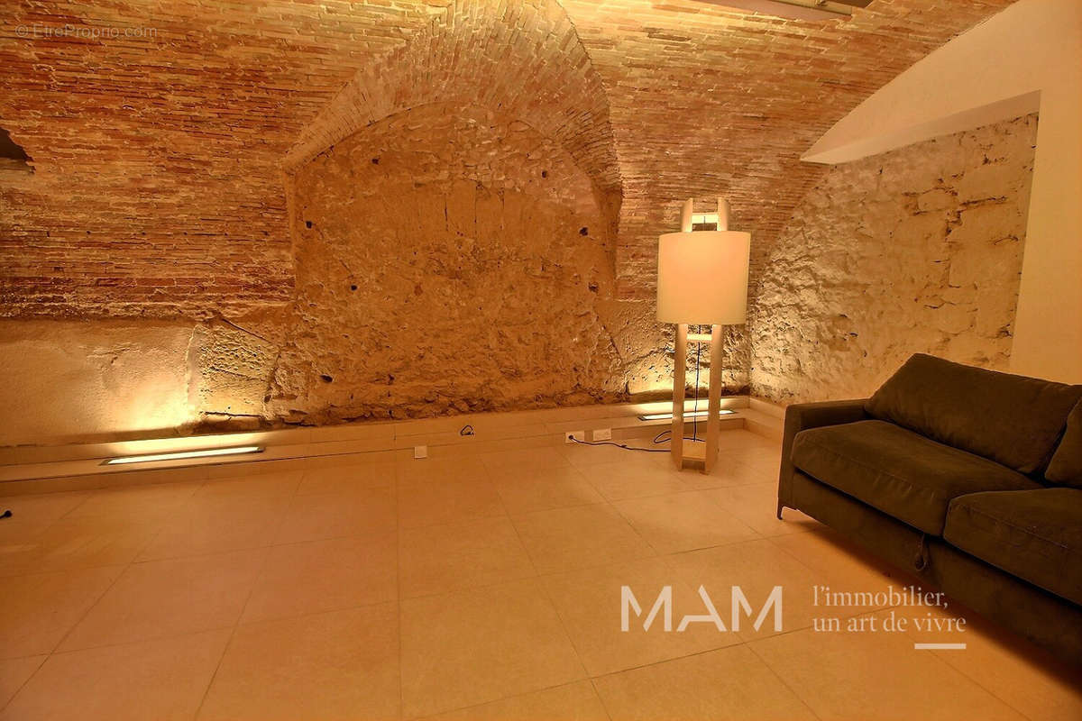 Appartement à MARSEILLE-6E