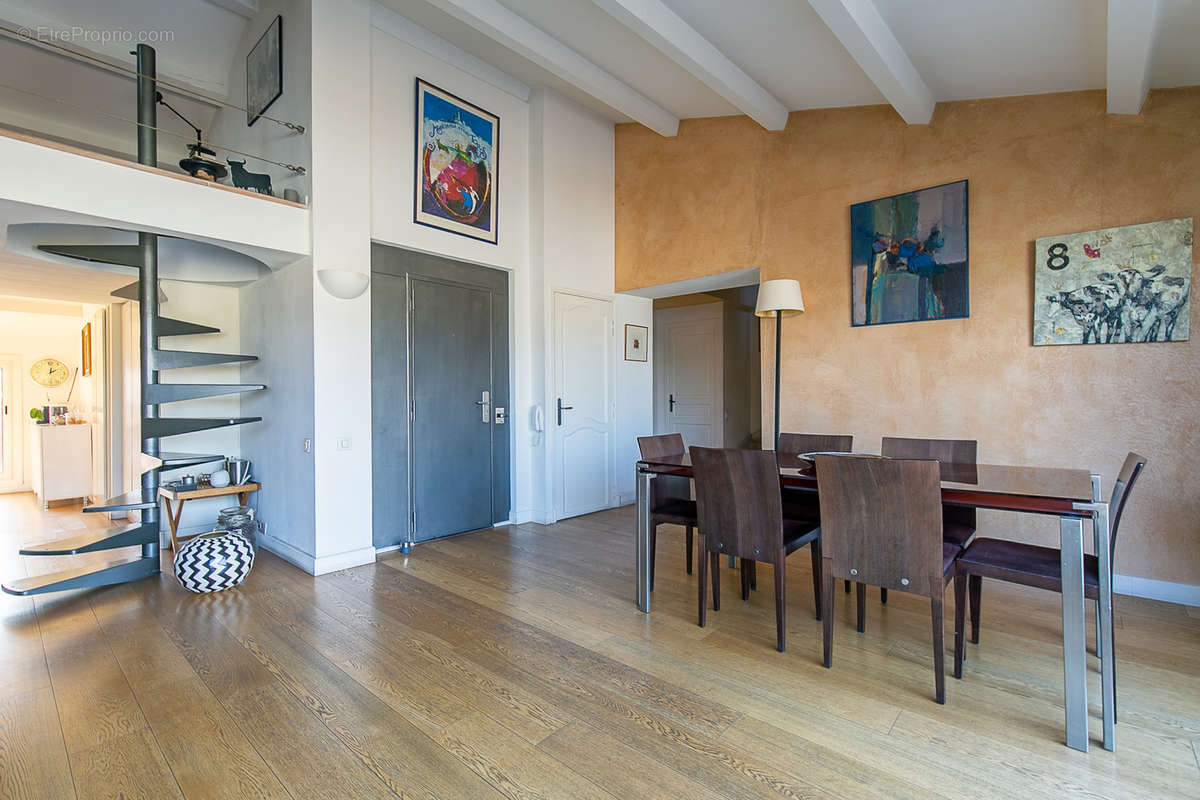 Appartement à MARSEILLE-6E