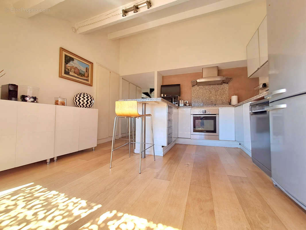 Appartement à MARSEILLE-6E