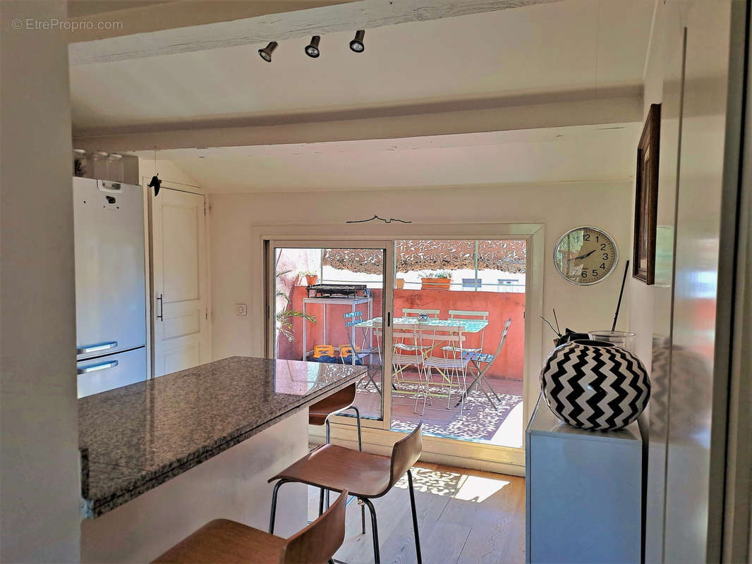 Appartement à MARSEILLE-6E