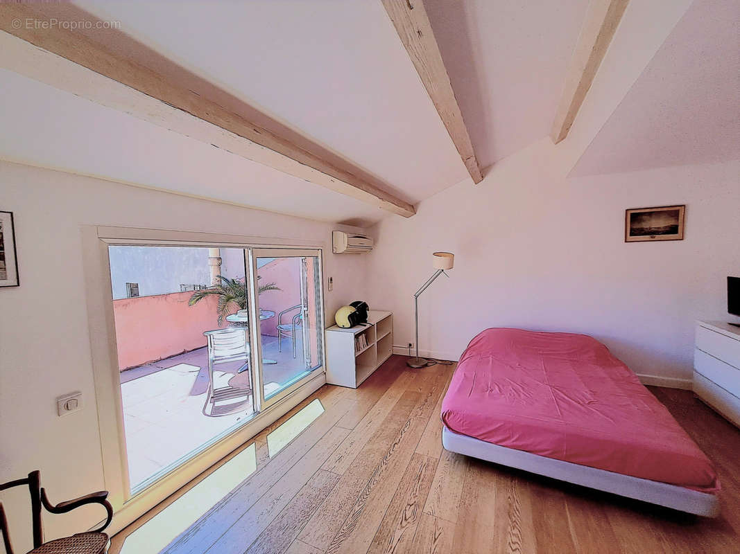 Appartement à MARSEILLE-6E