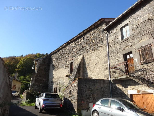 Maison à CHANAT-LA-MOUTEYRE