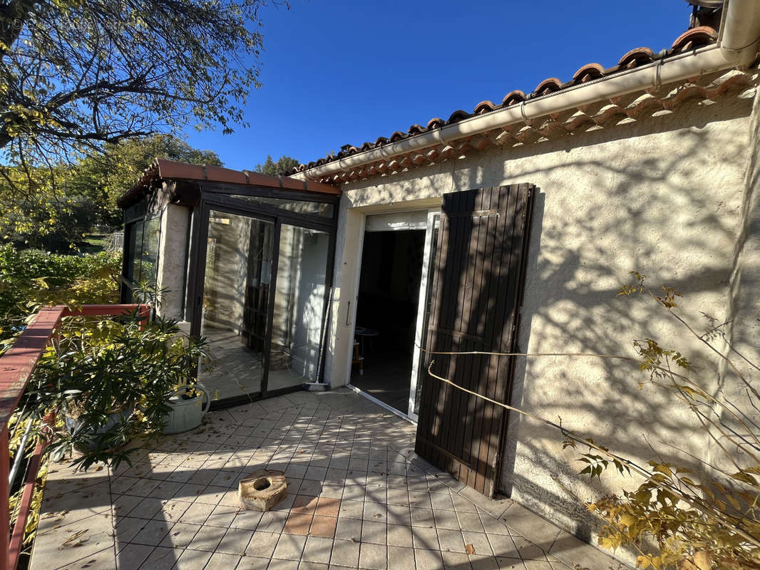 Maison à ARTIGNOSC-SUR-VERDON