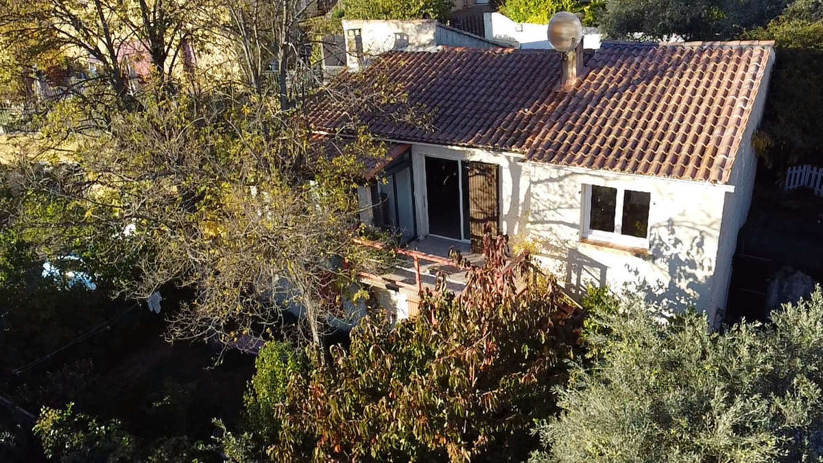 Maison à ARTIGNOSC-SUR-VERDON