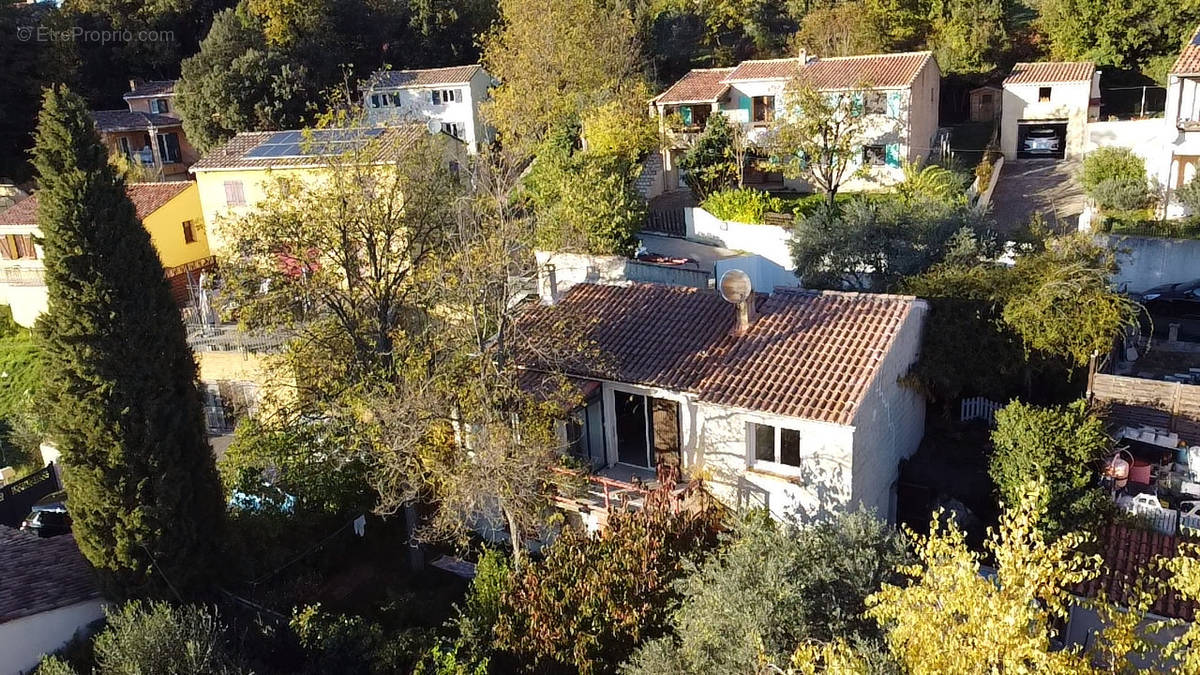 Maison à ARTIGNOSC-SUR-VERDON