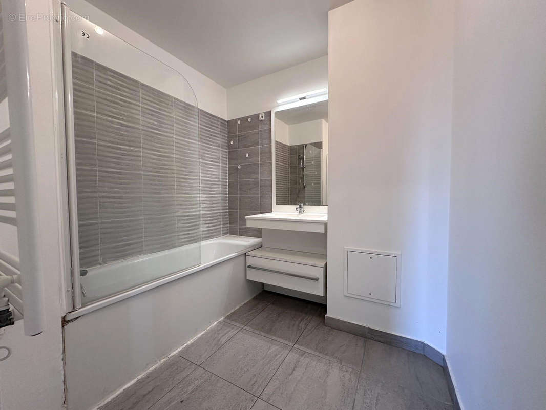 Appartement à NANTERRE