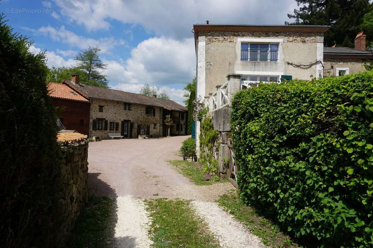 Maison à SAVIGNAC-DE-NONTRON