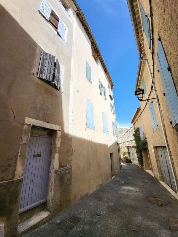 Maison à SAINT-SATURNIN-LES-APT