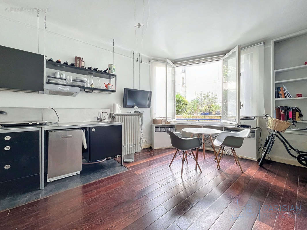 Appartement à PARIS-7E