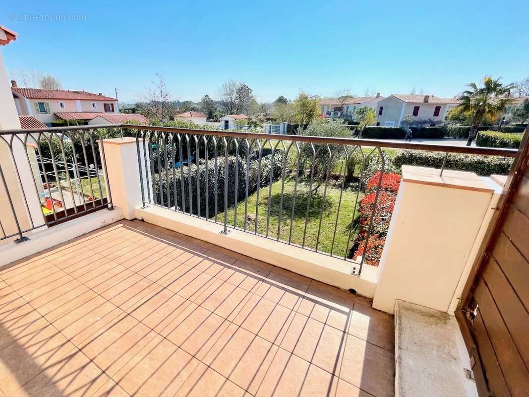 Maison à ROQUEBRUNE-SUR-ARGENS