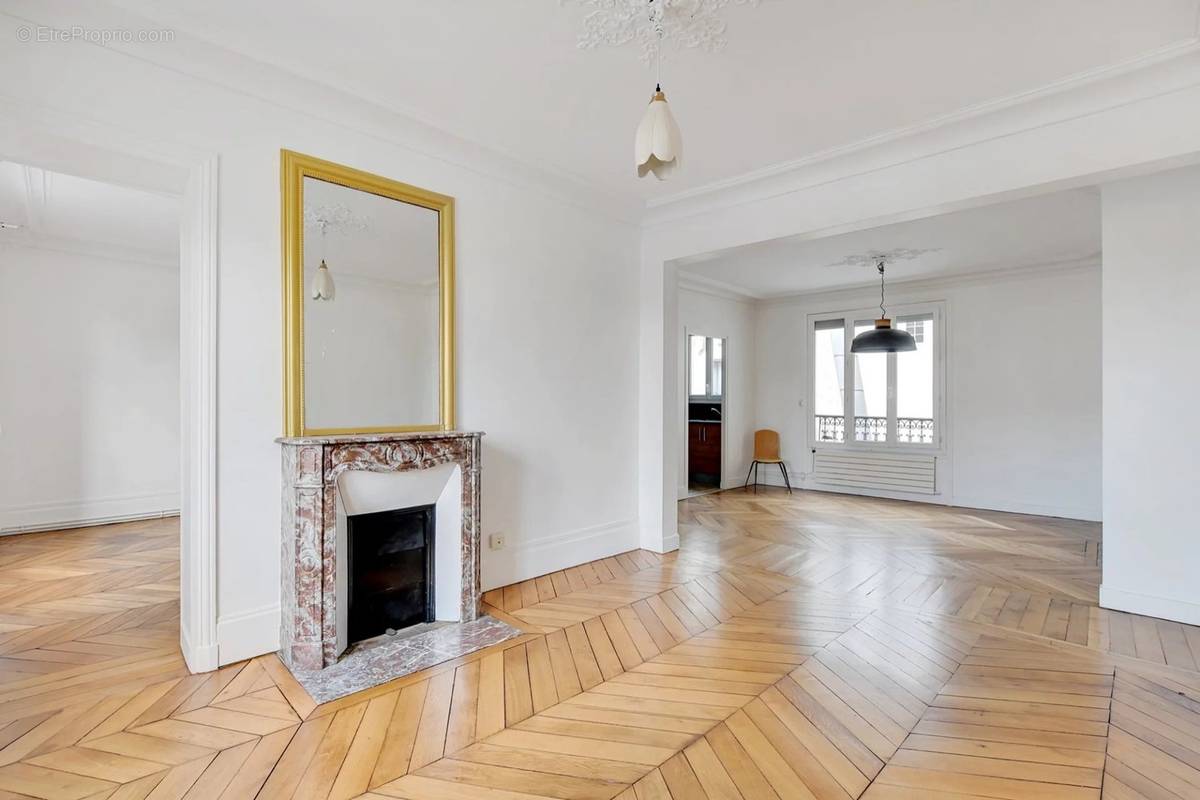 Appartement à PARIS-10E