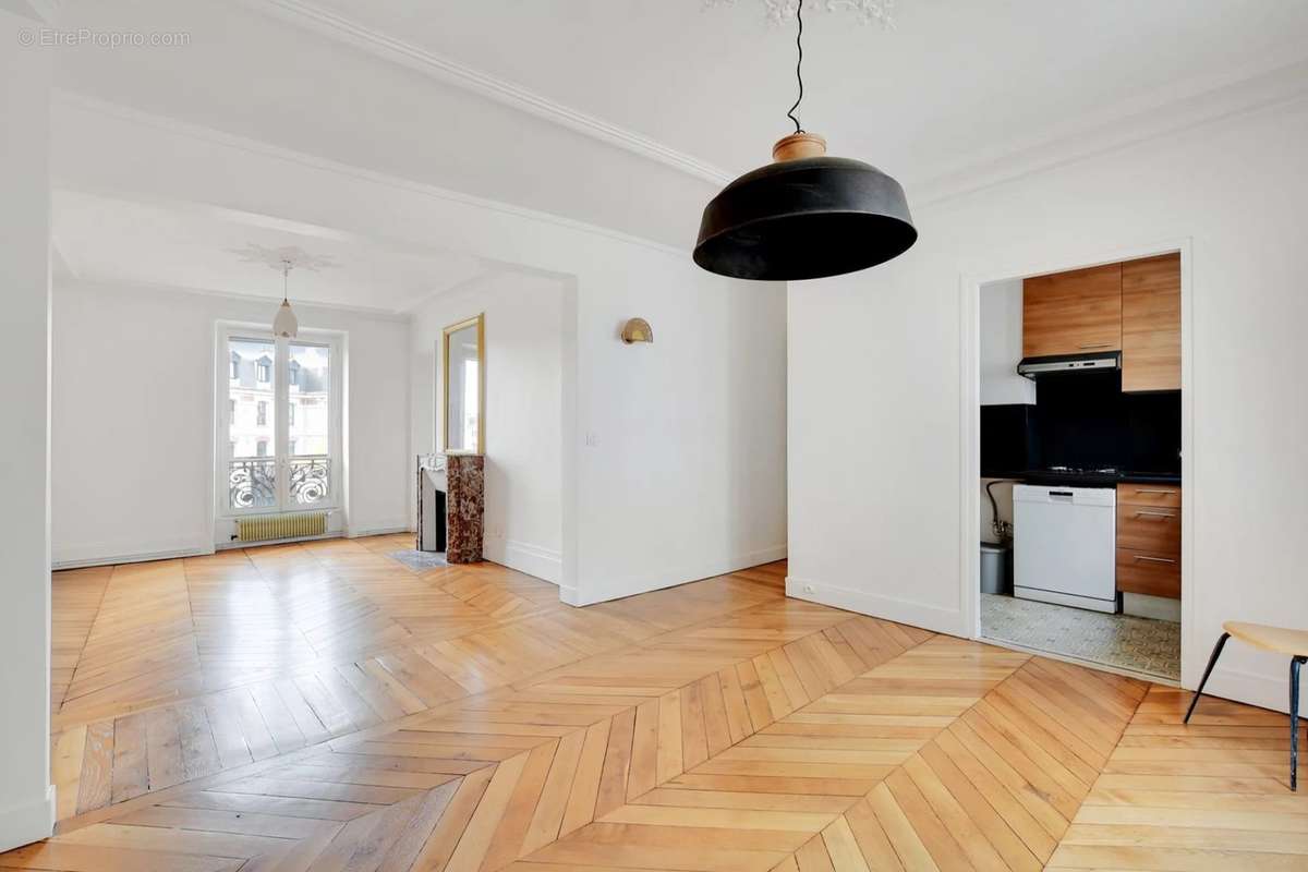 Appartement à PARIS-10E