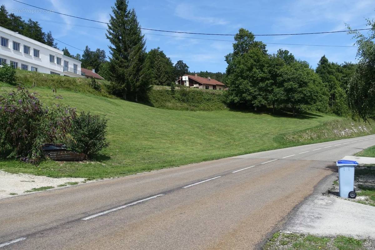 Terrain à MORBIER