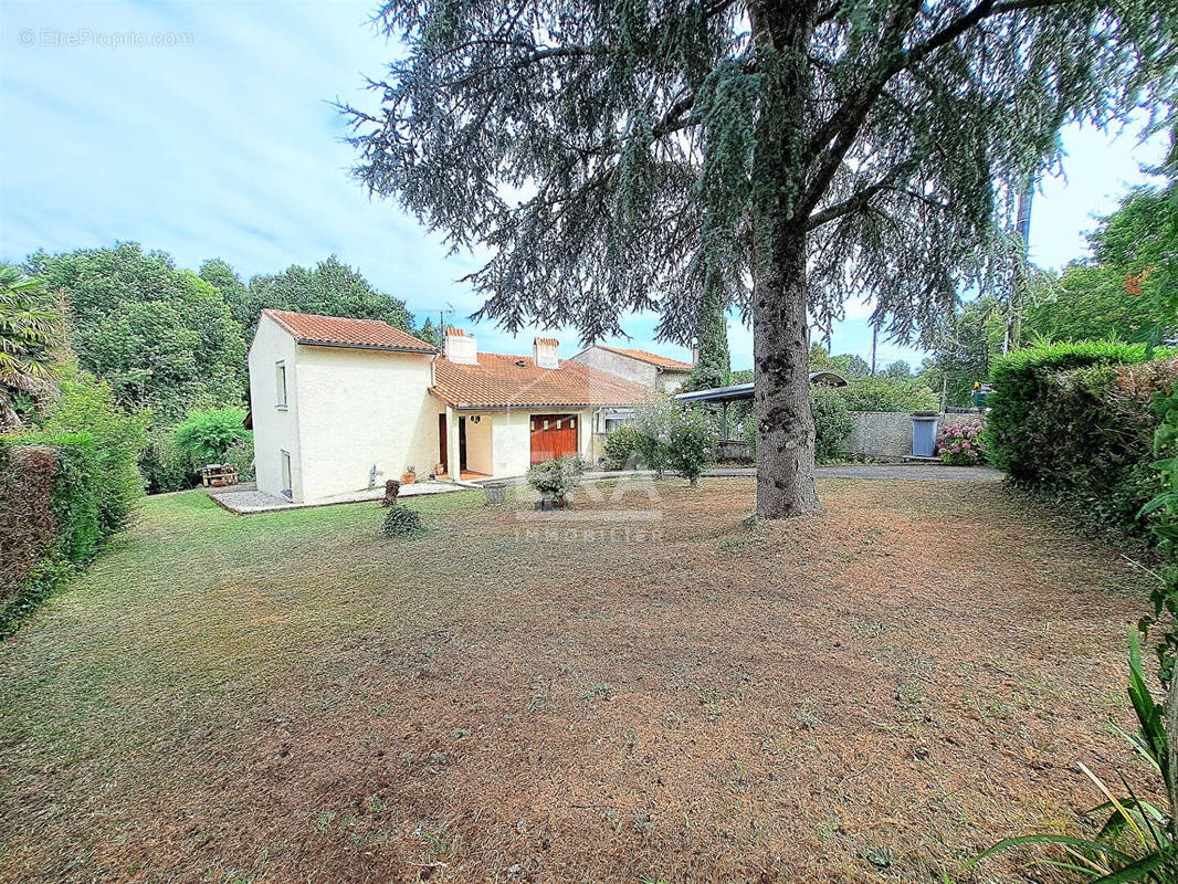 Maison à CHERVES-RICHEMONT