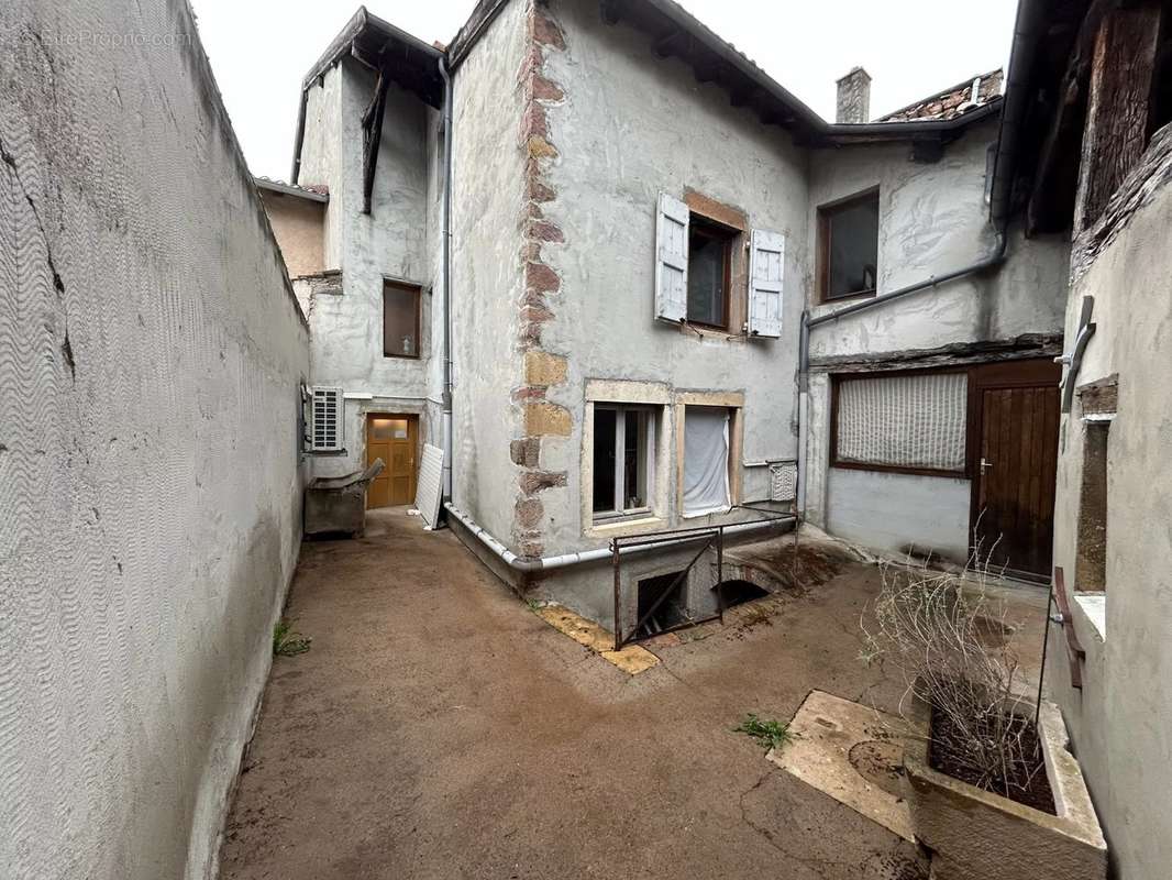 Appartement à LA CHAPELLE-DE-GUINCHAY