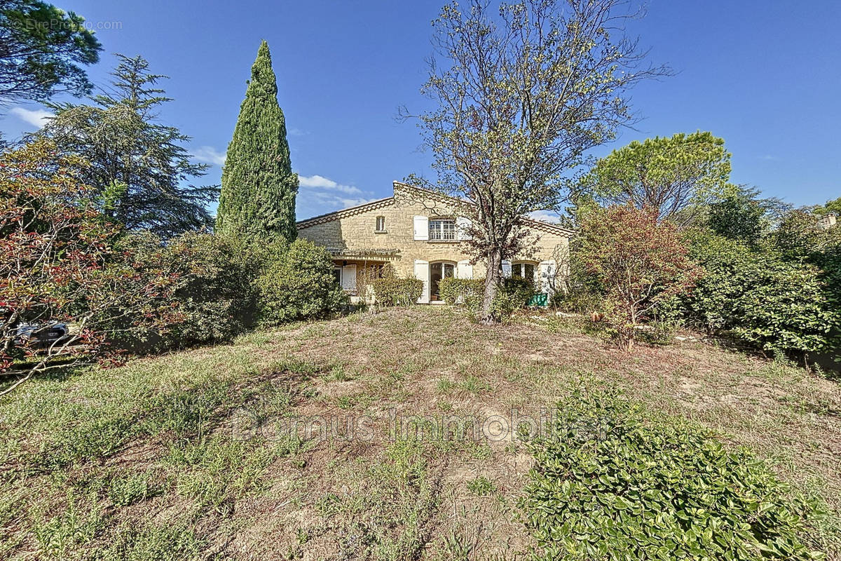 Maison à VILLENEUVE-LES-AVIGNON