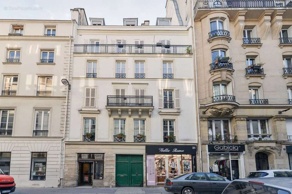 Appartement à PARIS-3E